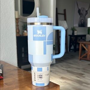NEW Stanley Light Blue GEOMETRIC Quencher Tumbler 40 oz
